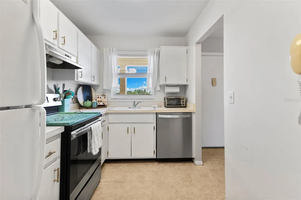 915 BEACH ROAD #318 Siesta Key, FL 34242
