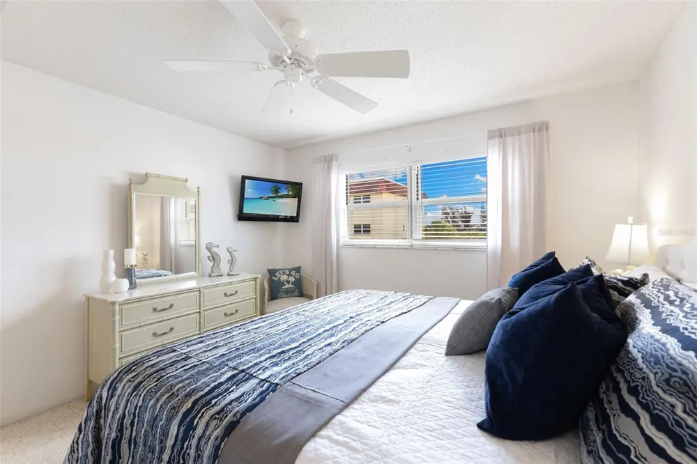 915 BEACH ROAD #318 Siesta Key, FL 34242