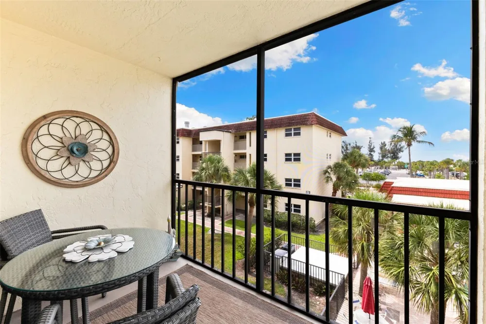915 BEACH ROAD #318 Siesta Key, FL 34242