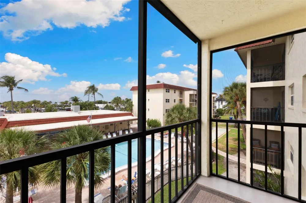 915 BEACH ROAD #318 Siesta Key, FL 34242