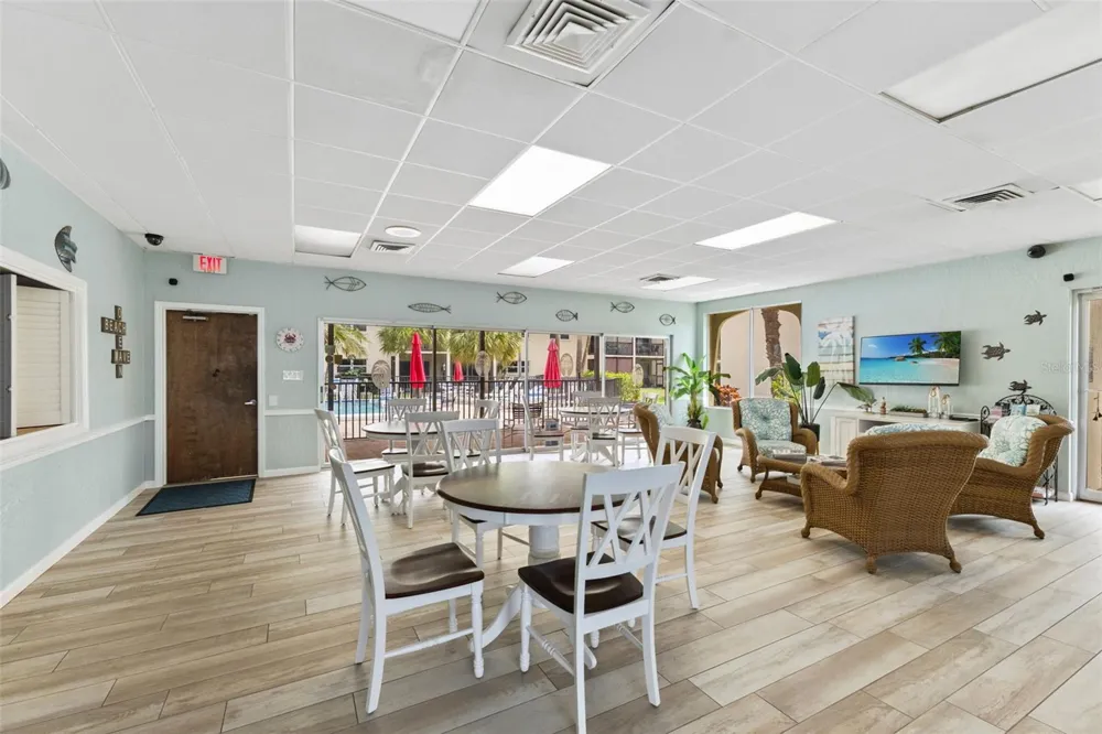 915 BEACH ROAD #318 Siesta Key, FL 34242