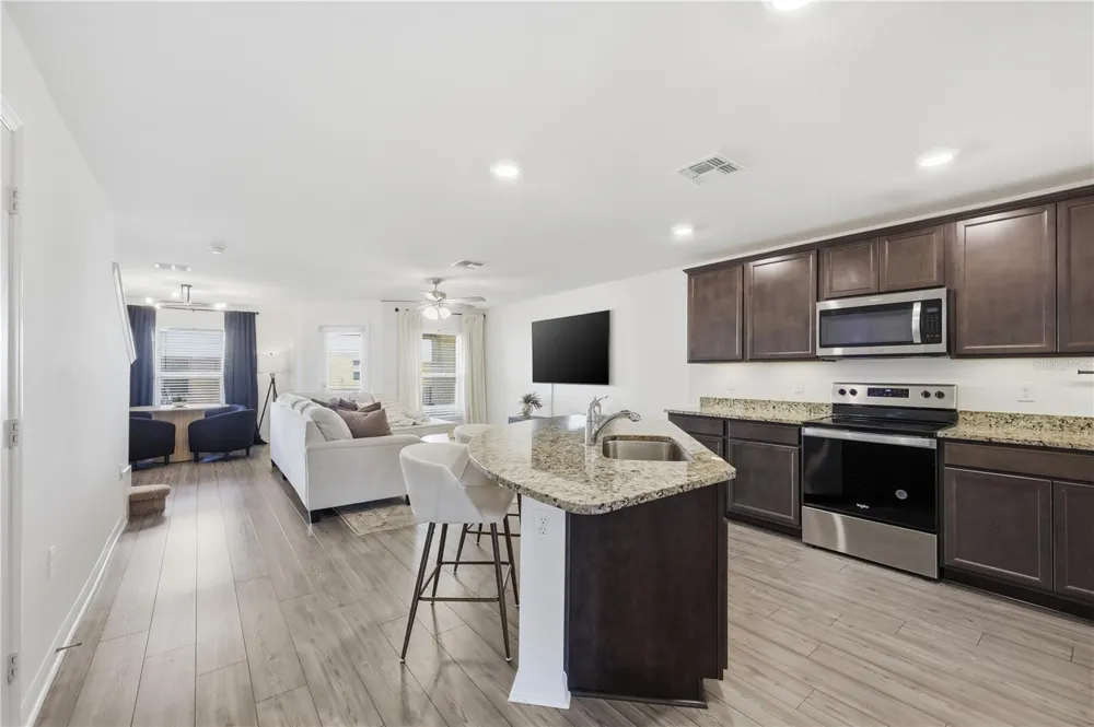 1675 WYNFORD CIRCLE Tavares, FL 32778