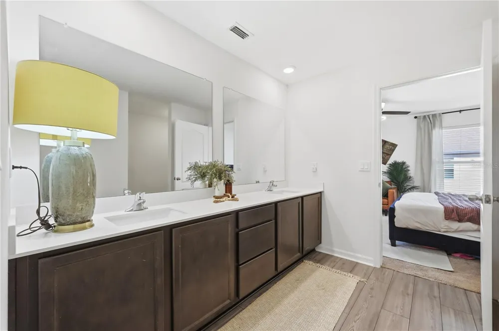 1675 WYNFORD CIRCLE Tavares, FL 32778