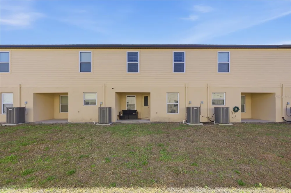 1675 WYNFORD CIRCLE Tavares, FL 32778