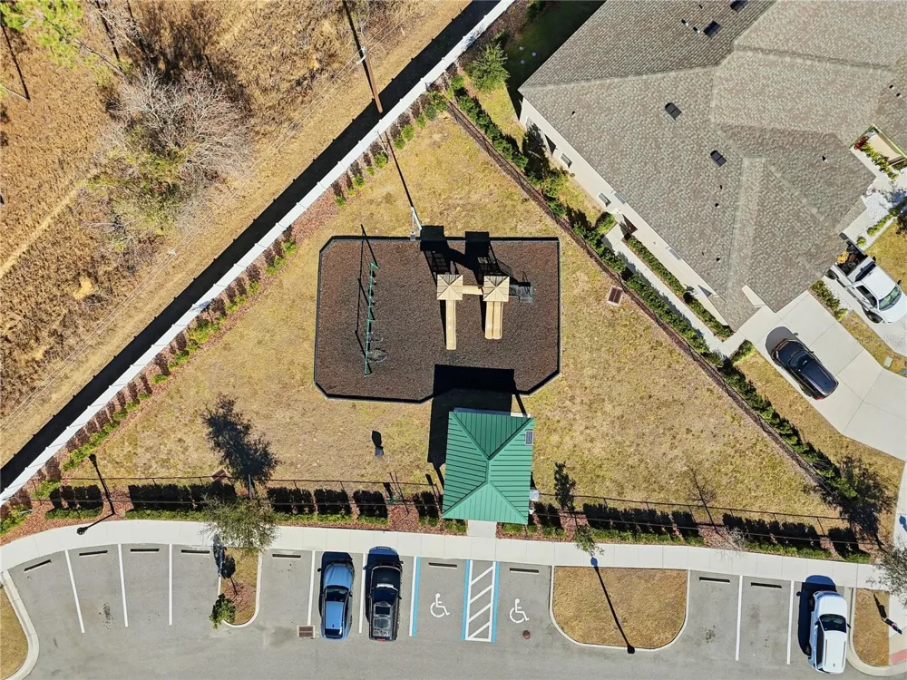 1675 WYNFORD CIRCLE Tavares, FL 32778