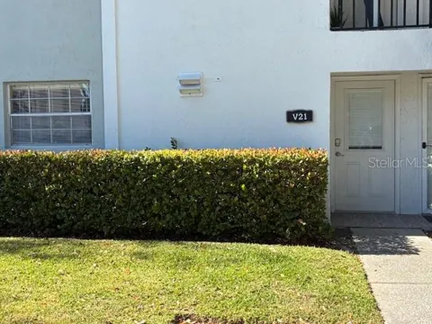 3806 OAK DRIVE #V21