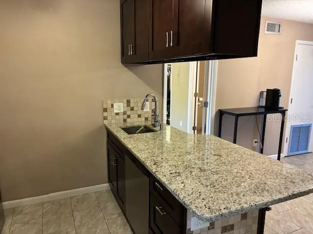 3806 OAK DRIVE #V21 Tampa, FL 33611