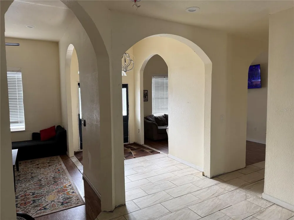 313 E WASHINGTON STREET Avon Park, FL 33825