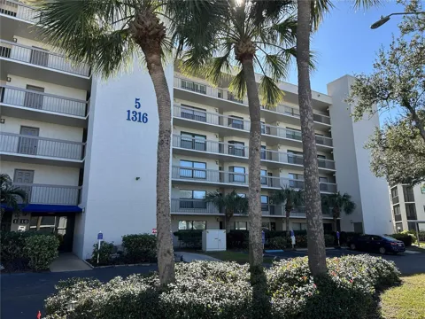 1316 PASADENA AVENUE S #202