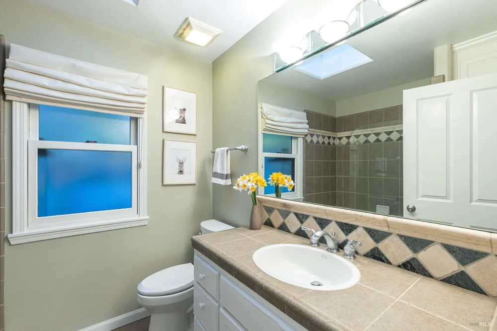 1625 Madrone Avenue Healdsburg, CA 95448