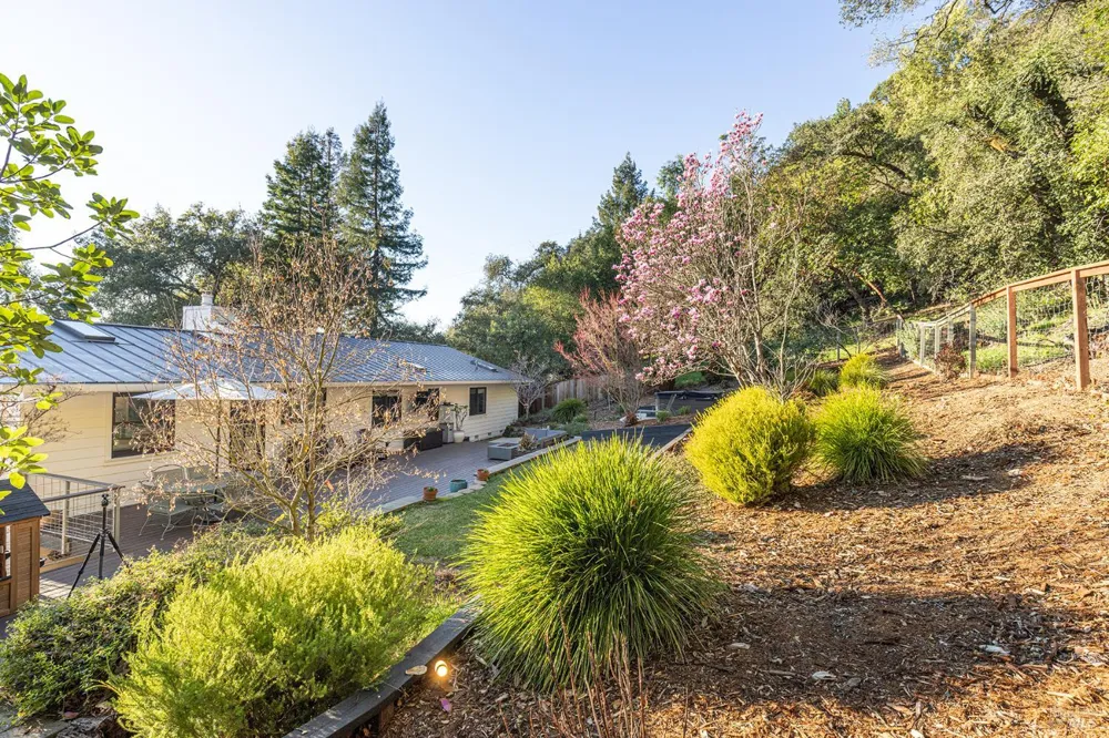 1625 Madrone Avenue Healdsburg, CA 95448