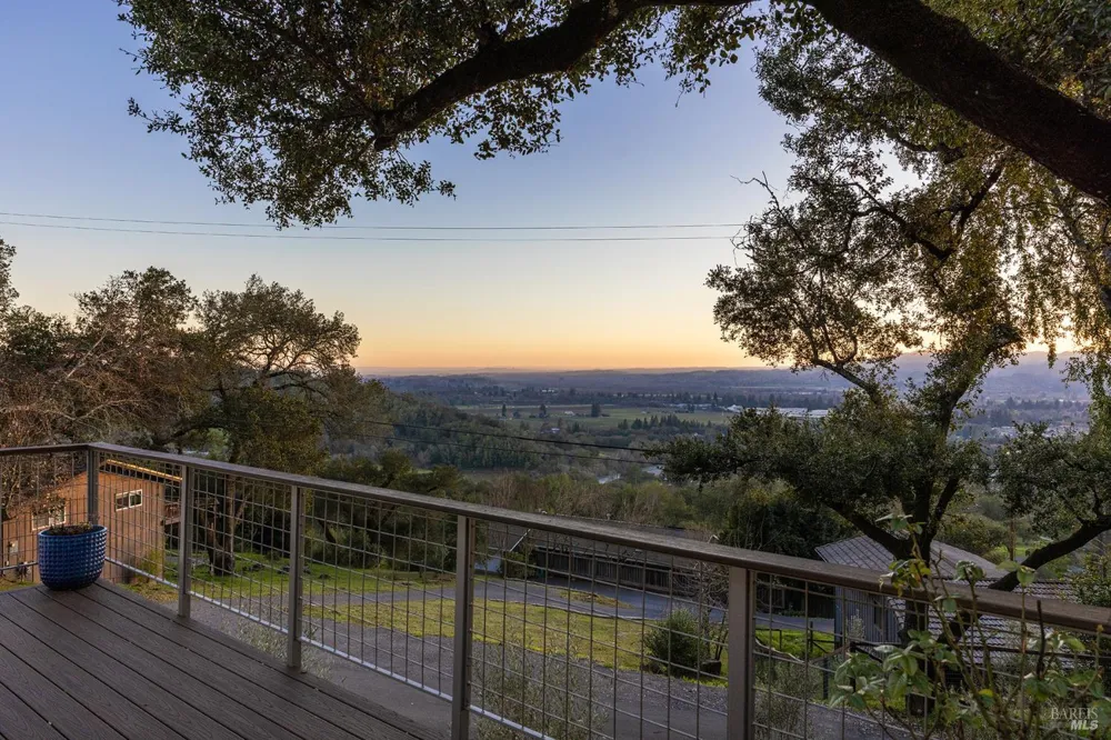 1625 Madrone Avenue Healdsburg, CA 95448