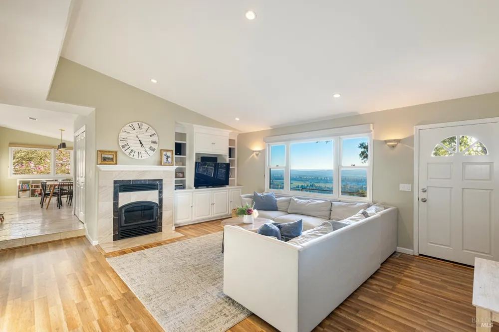 1625 Madrone Avenue Healdsburg, CA 95448