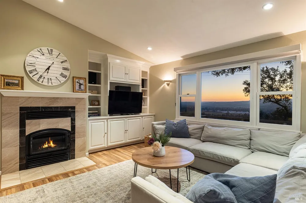 1625 Madrone Avenue Healdsburg, CA 95448