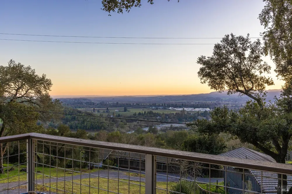 1625 Madrone Avenue Healdsburg, CA 95448