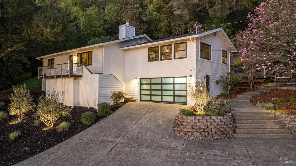 1625 Madrone Avenue Healdsburg, CA 95448