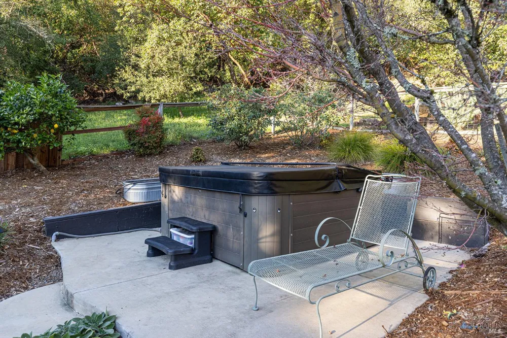 1625 Madrone Avenue Healdsburg, CA 95448