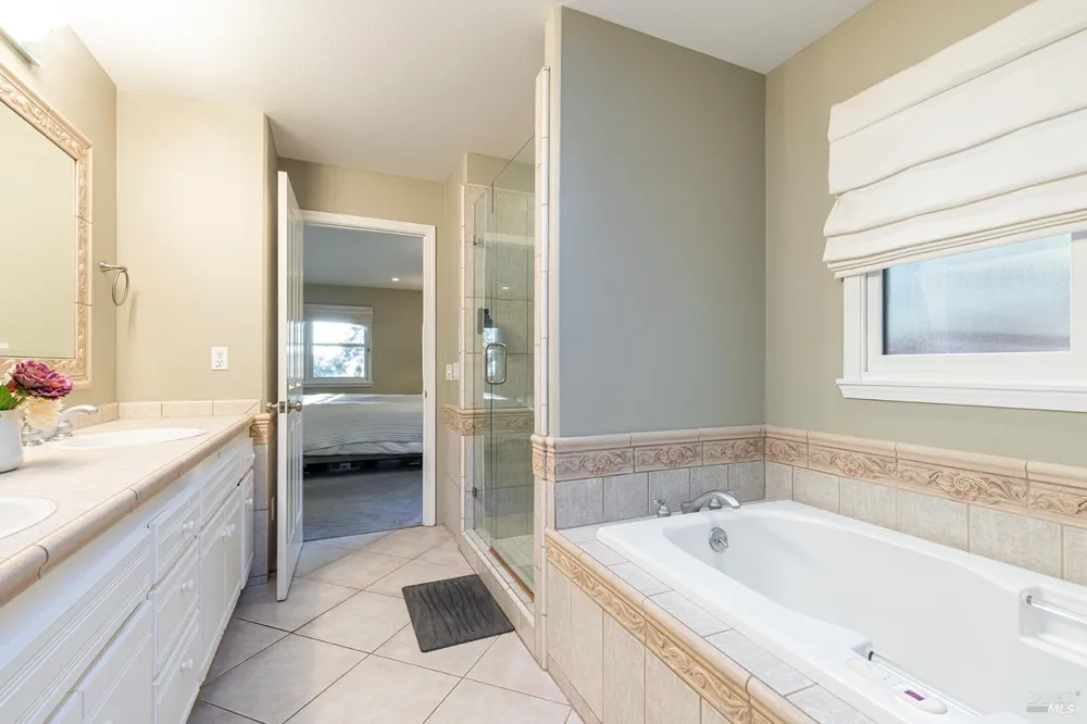 1625 Madrone Avenue Healdsburg, CA 95448