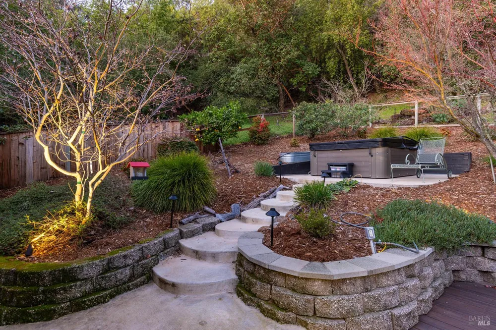 1625 Madrone Avenue Healdsburg, CA 95448