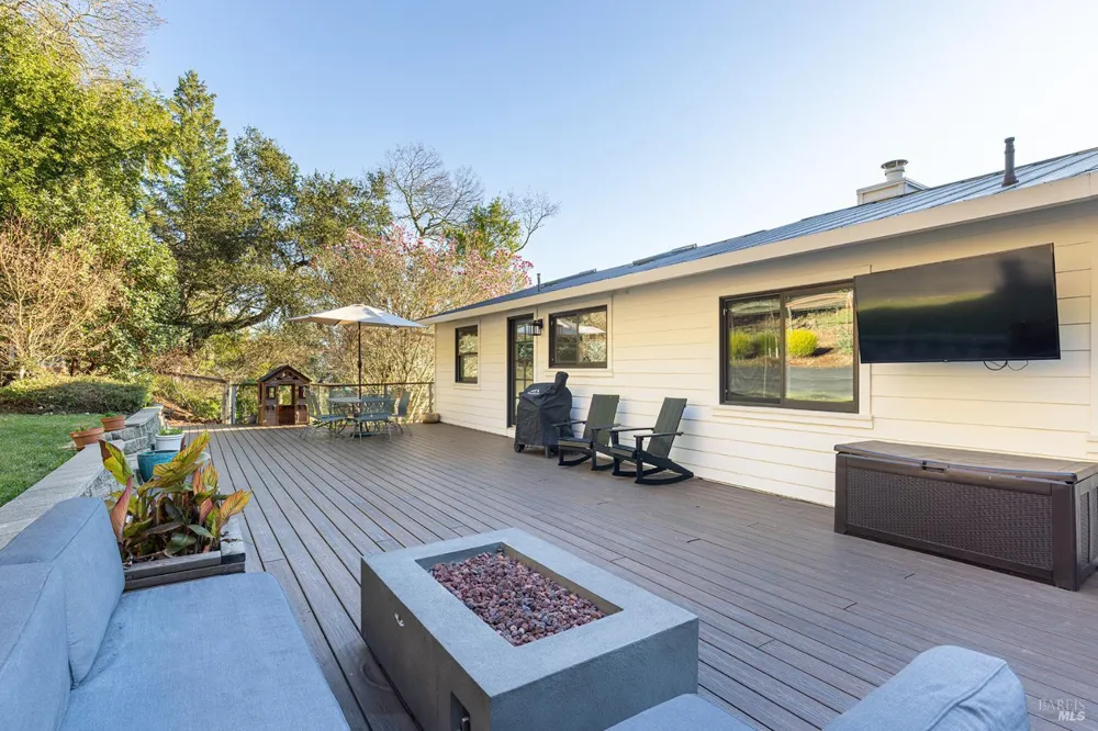 1625 Madrone Avenue Healdsburg, CA 95448