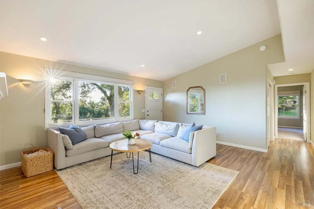 1625 Madrone Avenue Healdsburg, CA 95448
