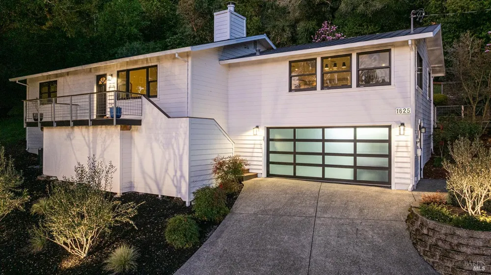 1625 Madrone Avenue Healdsburg, CA 95448