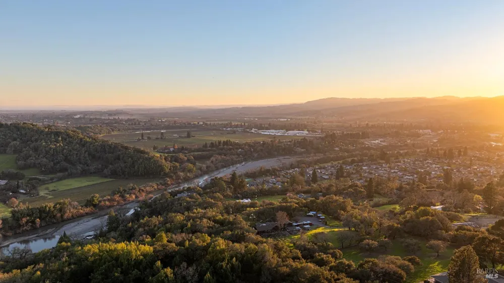 1625 Madrone Avenue Healdsburg, CA 95448