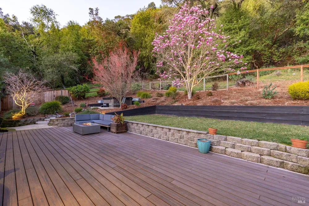 1625 Madrone Avenue Healdsburg, CA 95448
