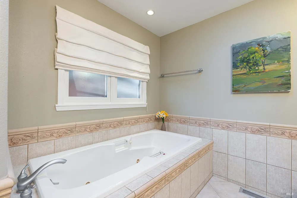 1625 Madrone Avenue Healdsburg, CA 95448