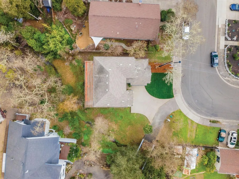 397 Parkview Drive Healdsburg, CA 95448