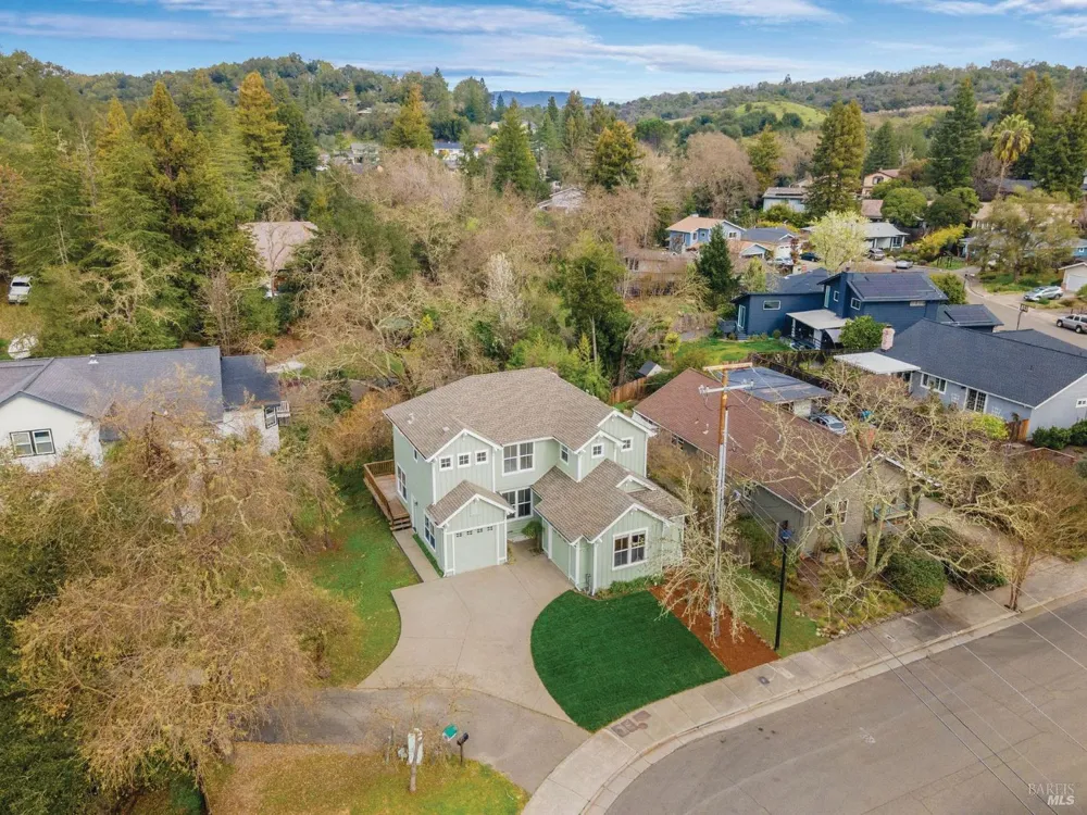 397 Parkview Drive Healdsburg, CA 95448