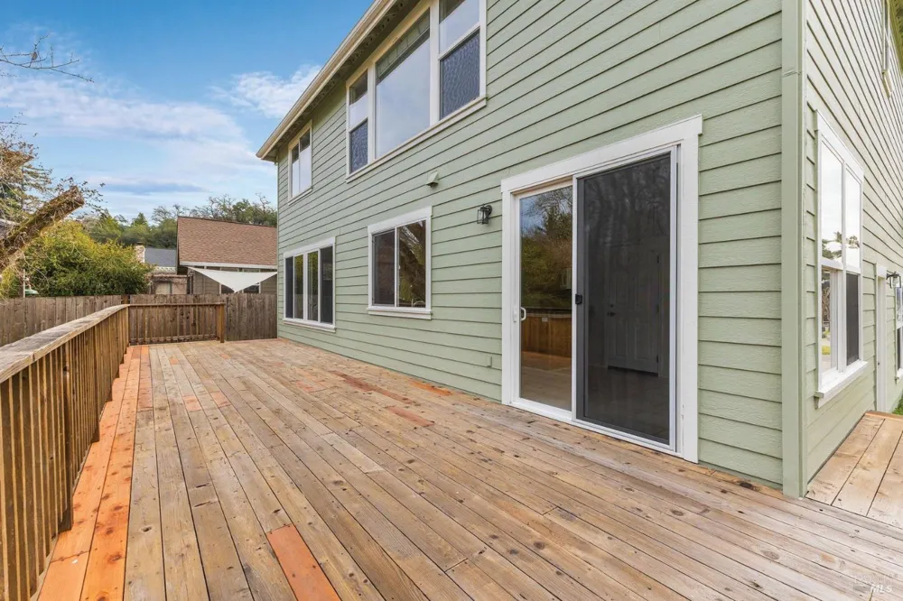 397 Parkview Drive Healdsburg, CA 95448