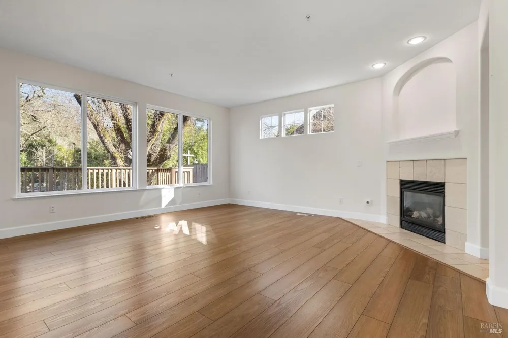397 Parkview Drive Healdsburg, CA 95448