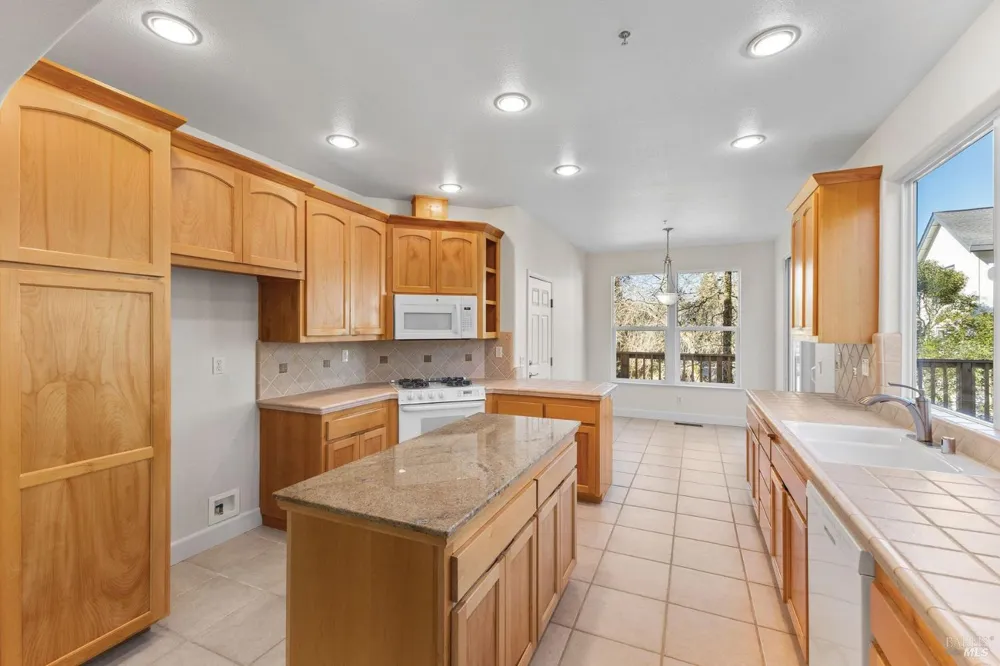 397 Parkview Drive Healdsburg, CA 95448