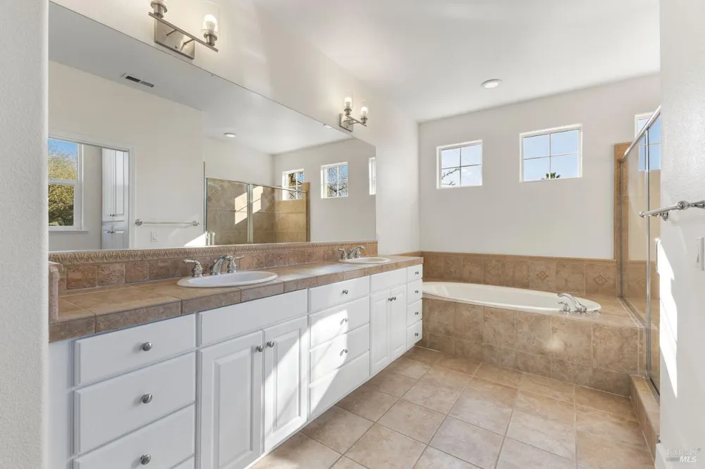 397 Parkview Drive Healdsburg, CA 95448