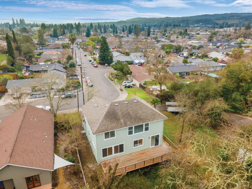 397 Parkview Drive Healdsburg, CA 95448