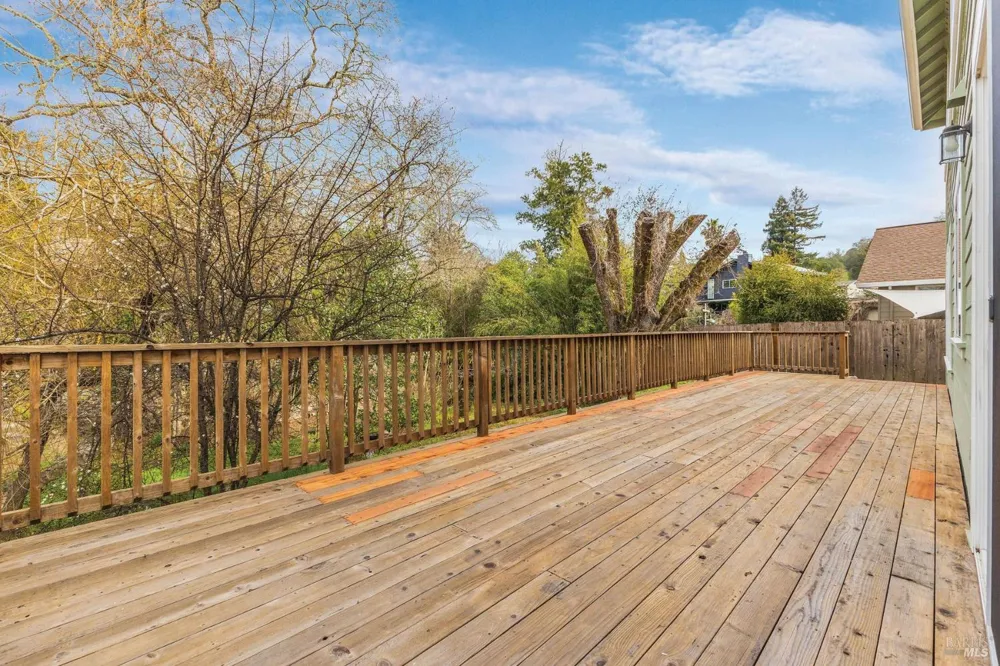 397 Parkview Drive Healdsburg, CA 95448