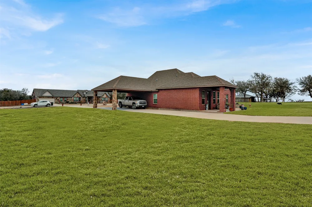 231 Orduna Street Trenton, TX 75490