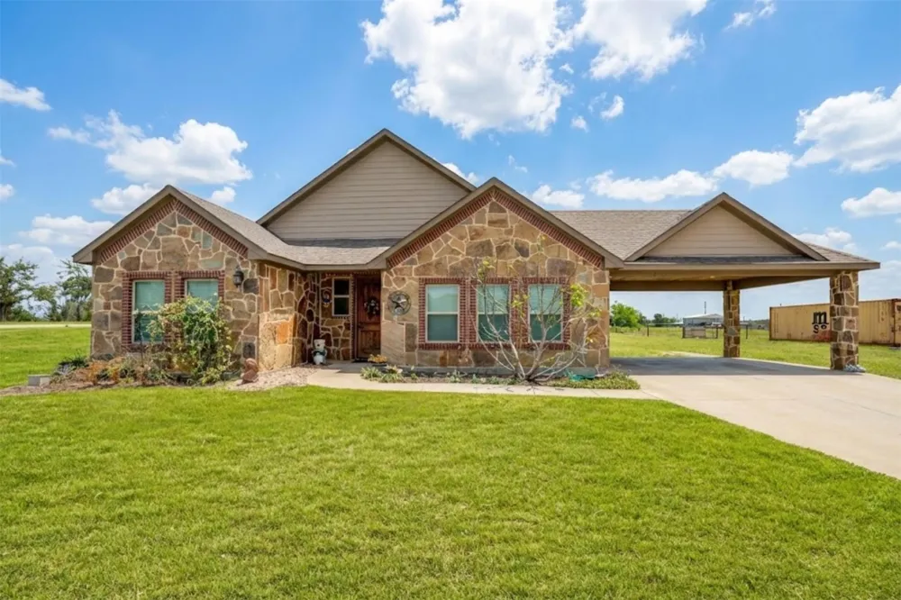 231 Orduna Street Trenton, TX 75490