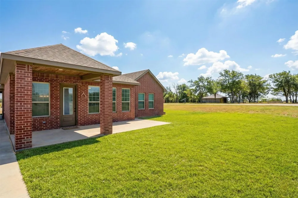 231 Orduna Street Trenton, TX 75490