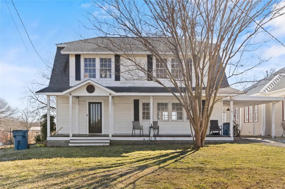 206 S Avenue B Wortham, TX 76693