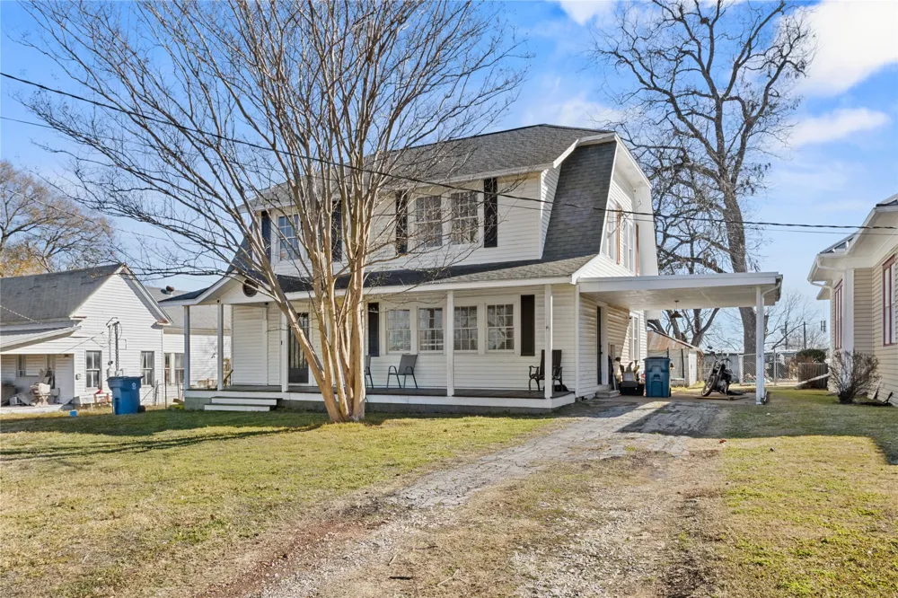 206 S Avenue B Wortham, TX 76693