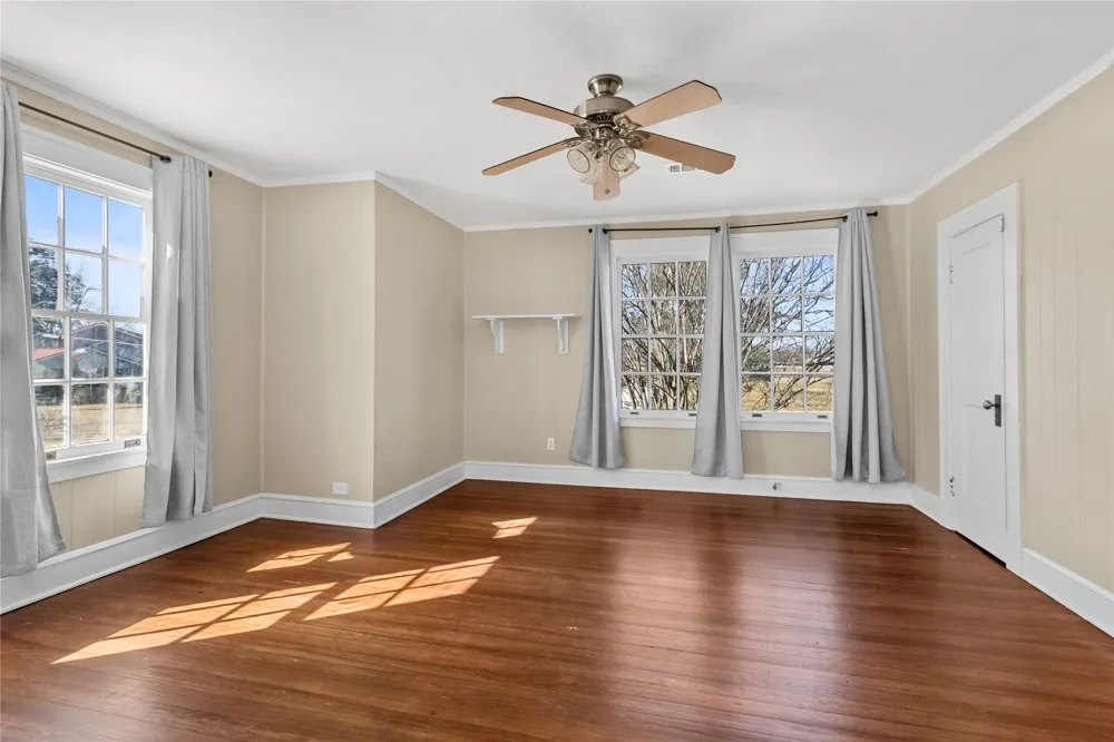 206 S Avenue B Wortham, TX 76693