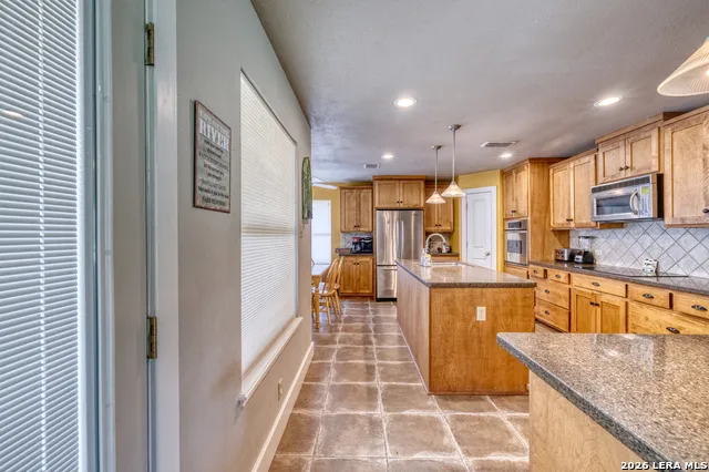 270 Robinson Concan, TX 78838