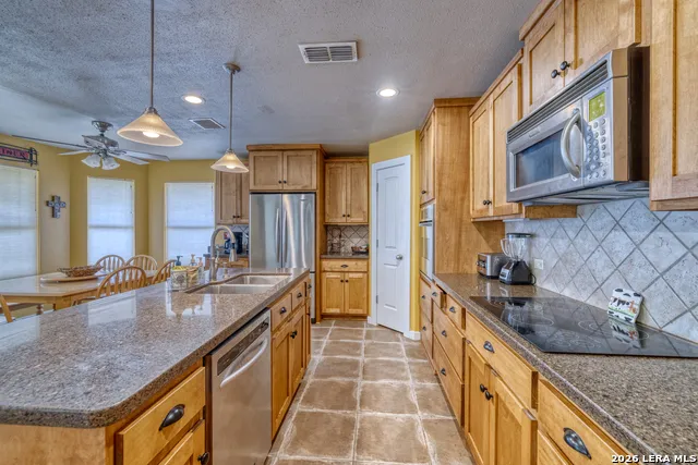 270 Robinson Concan, TX 78838