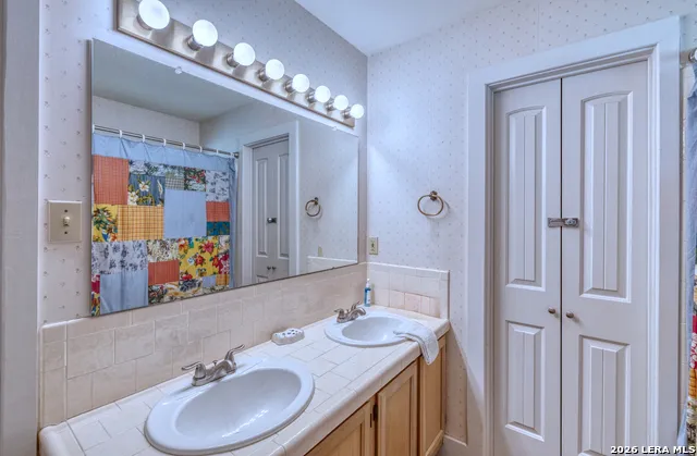 270 Robinson Concan, TX 78838