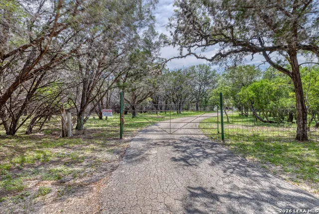 270 Robinson Concan, TX 78838