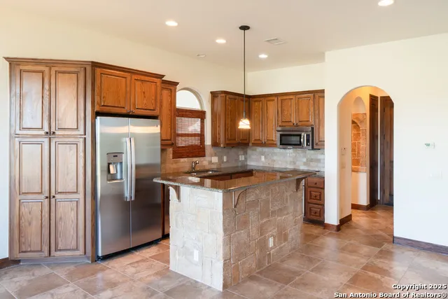 17545 E Reed Parks Rd Unit 2 Jonestown, TX 78645