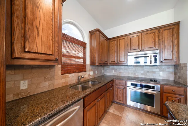 17545 E Reed Parks Rd Unit 2 Jonestown, TX 78645