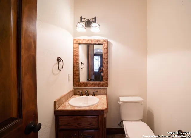 17545 E Reed Parks Rd Unit 2 Jonestown, TX 78645